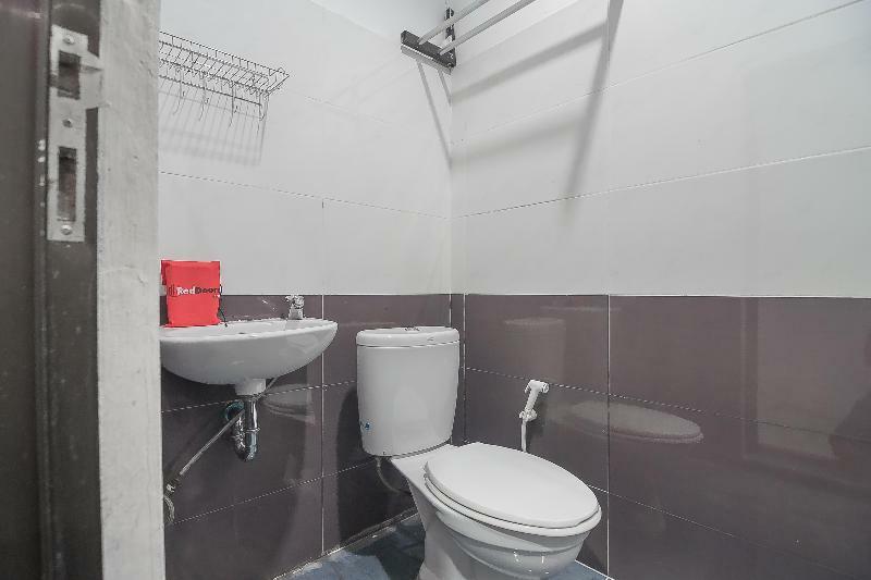 Reddoorz Near Rsud Embung Fatimah Hotel 2*